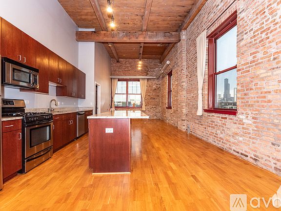 2nd image of 1061 W 16th St #411T