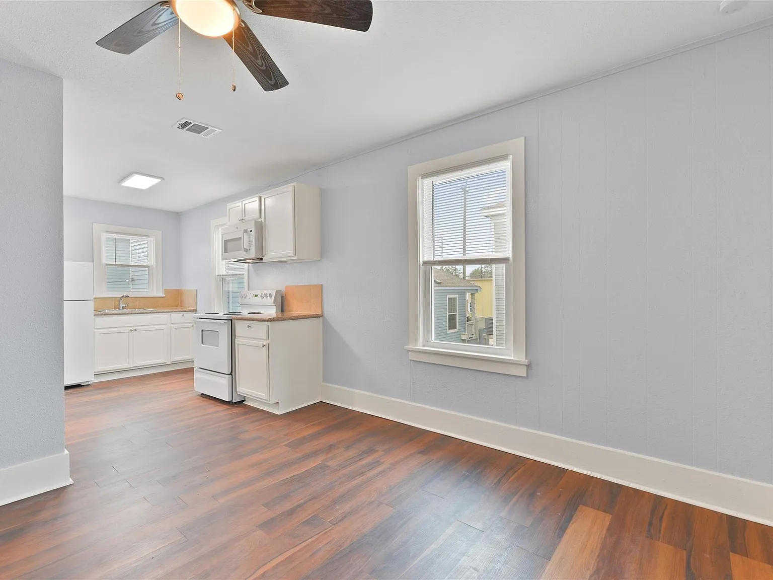 3 bed, 2.0 bath, 1000 sqft, $1,525 — Photo 4