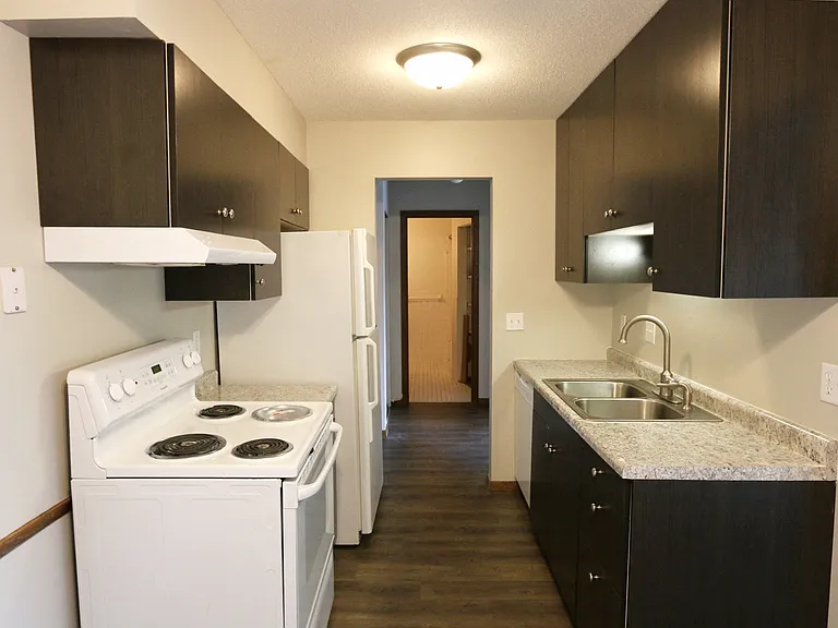 Edina Manor Apartments — Photo 14