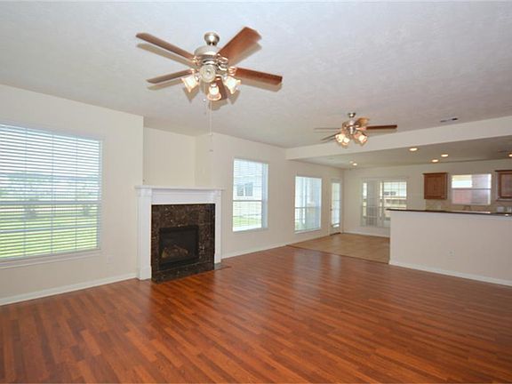 2nd image of 11511 Grimes Ave