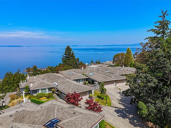 2nd image of 2829 Arbutus Rd #607