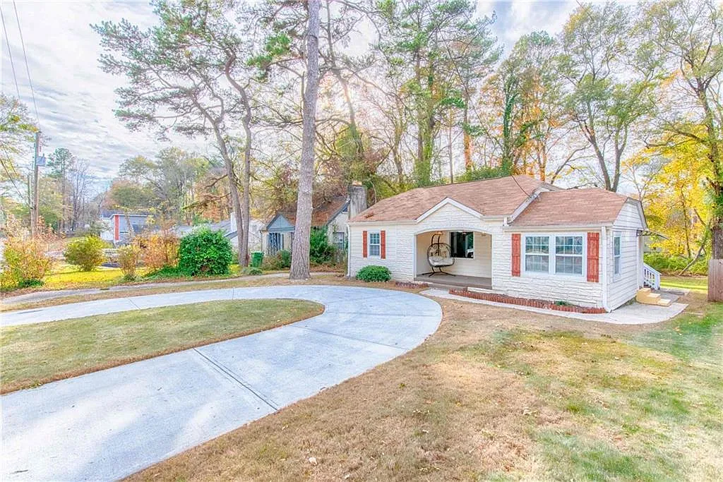 3 bed, 2.0 bath, 1357 sqft, $3,100 — Photo 1