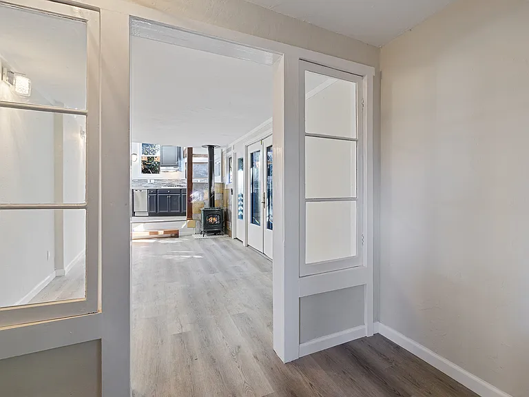 254 Throckmorton Ave #C — Photo 8
