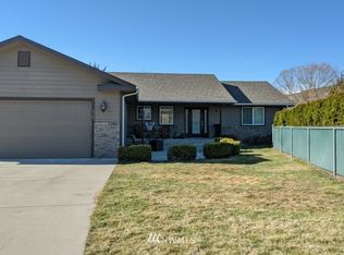 1760 Warm Springs Dr, Wenatchee, WA 98801