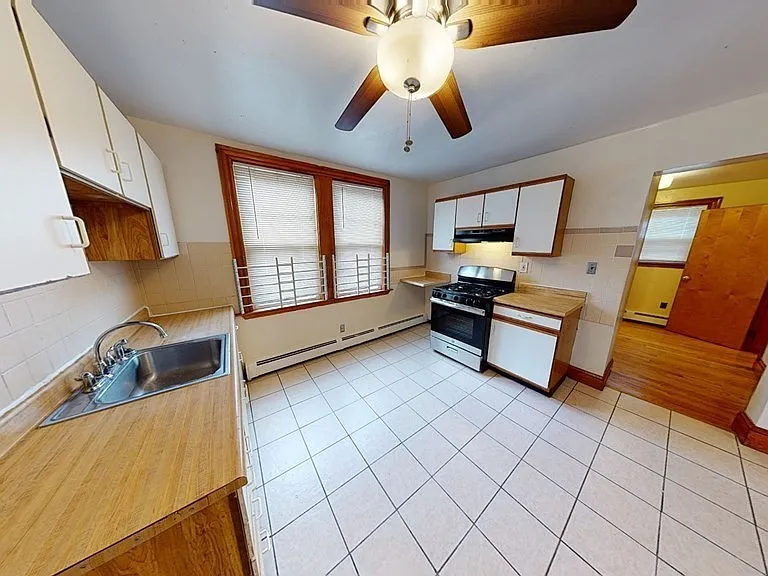 1 Normandy St #3 — Photo 2