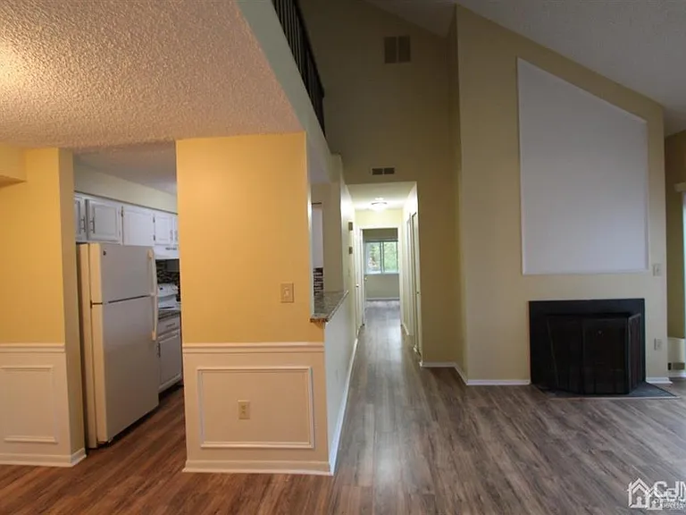 1618 Aspen Dr — Photo 4
