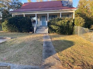 562 Maurice Dr, Swainsboro, GA 30401