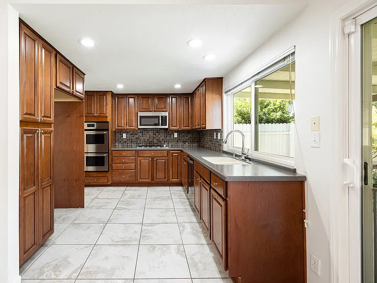 418 Ramble Ridge Dr — Photo 8