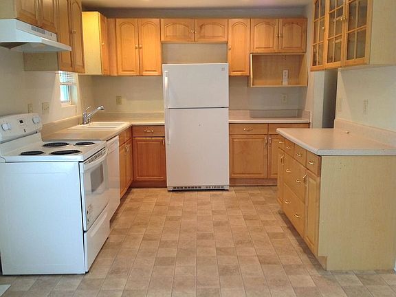 4th image of 2830 Penobscot Dr