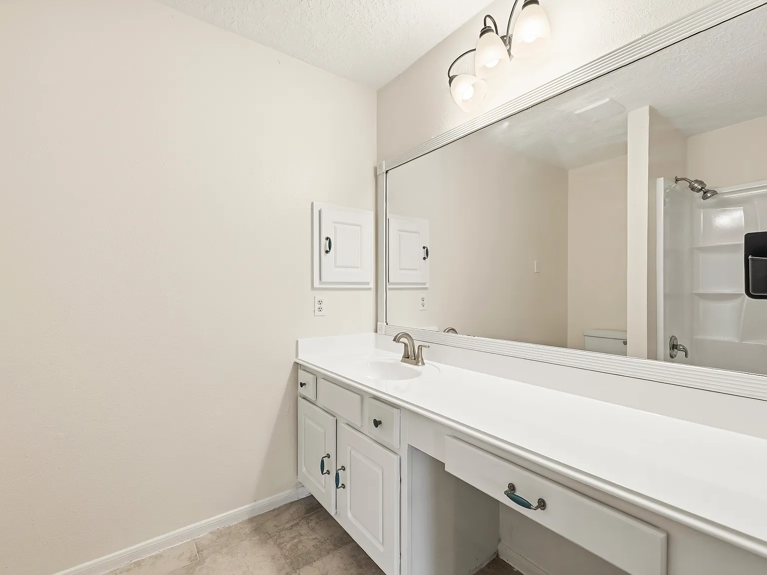 4 bed, 2755 sqft, $2,700 — Photo 4