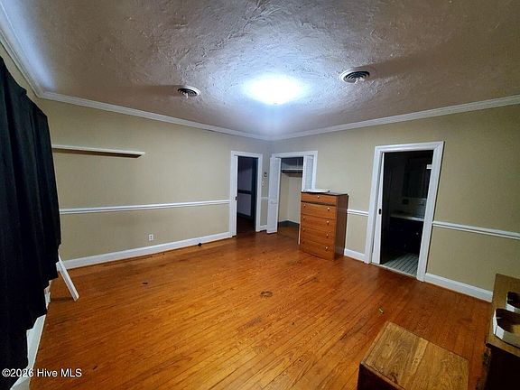 3rd image of 303 W Pippen Street