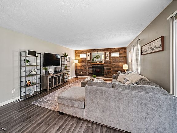 5th image of 10524 California St