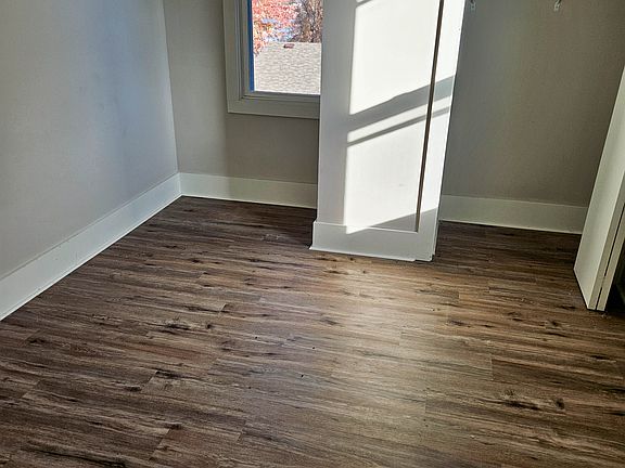 4th image of 32 N Vine St APT 4