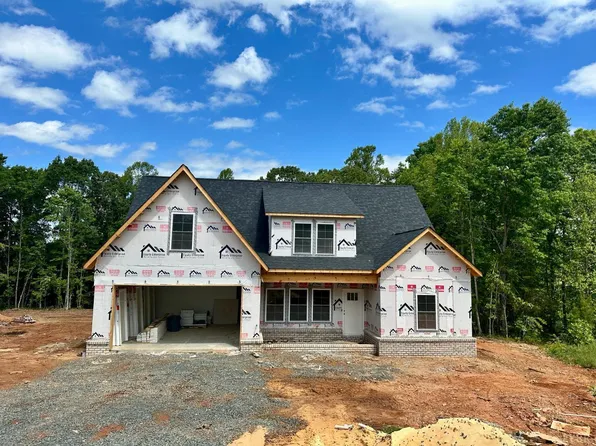 16 Somerset Dr, Appomattox, VA 24522