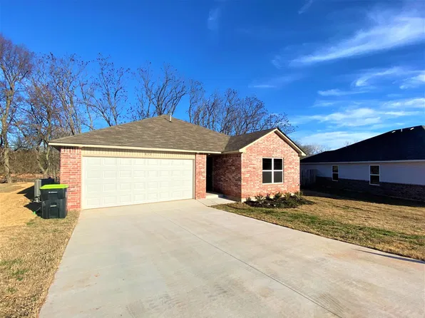 839 Twin Lakes Dr, Noble, OK 73068