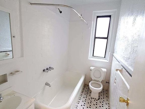 4th image of 85 Clarkson Ave #5Z