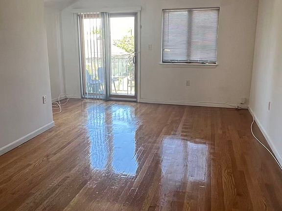 2nd image of 2418 Seymour Ave #2