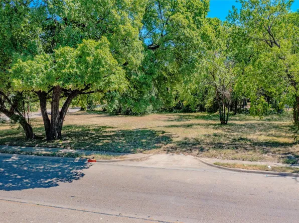 6204 Carlton Garrett St, Dallas, TX 75215