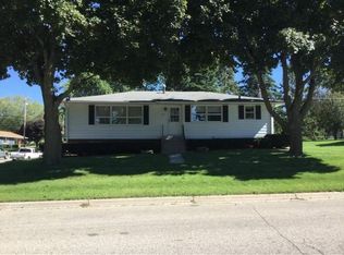 2104 8th Ave, Monroe, WI 53566