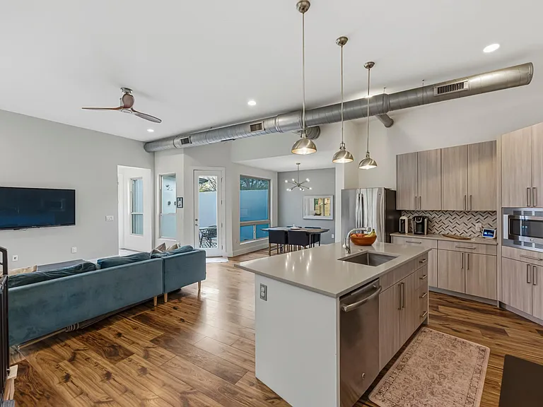 1405 Camelot Cir #A — Photo 14
