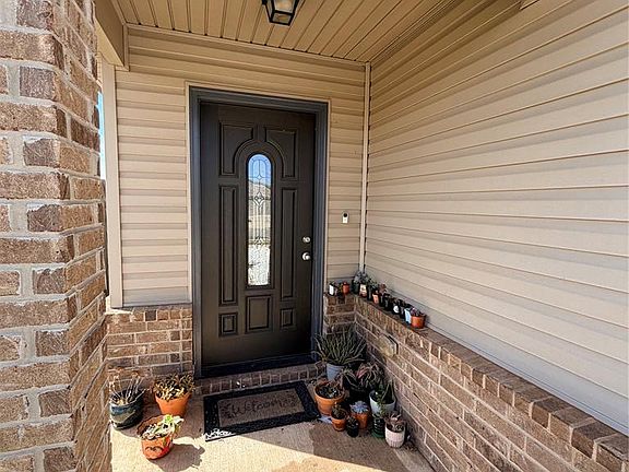 3rd image of 1801 Hannah Ln