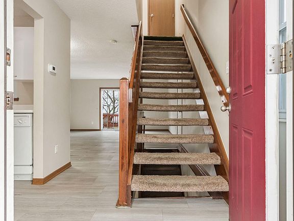 5th image of 175 Macenroe Dr #32F