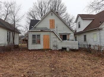 2nd image of 1126 N Macarthur Blvd