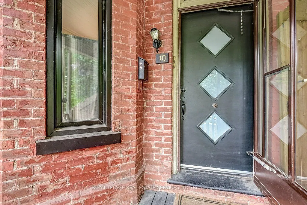 3 bed, $4,900 — Photo 3