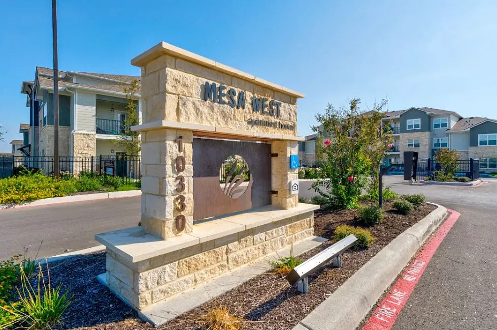 Mesa West — Photo 1