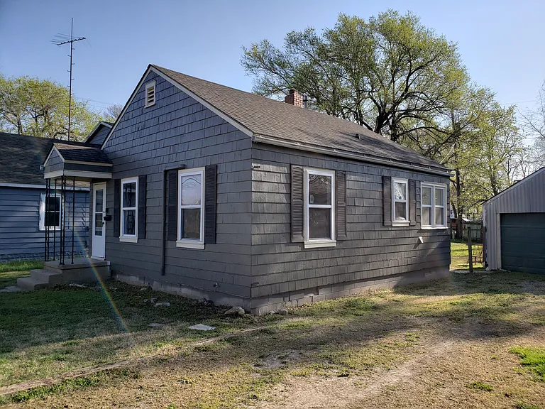 328 Residence St — Photo 7