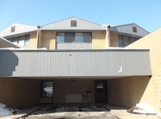4545 W Pine St APT J, Appleton, WI 54914
