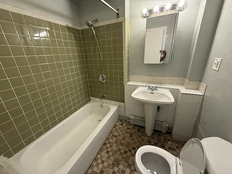 26 Alpine Pl #3 — Photo 7