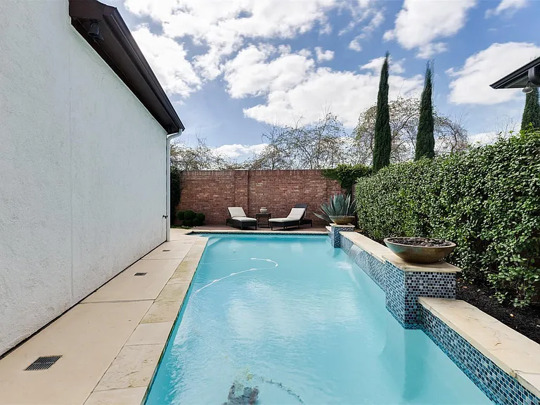 1826 Jade Hollow Ln — Photo 45