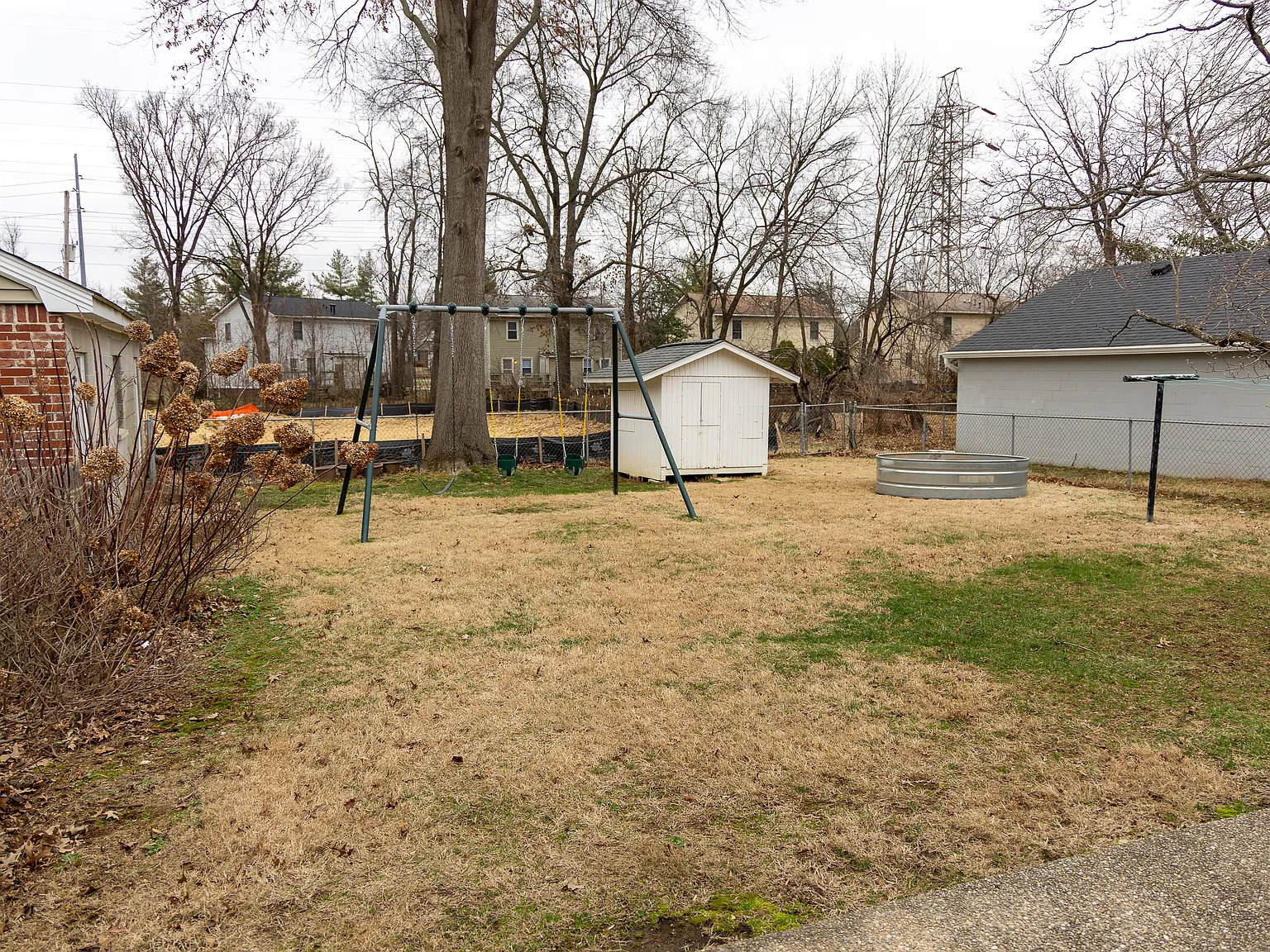3 bed, 1200 sqft, $2,200 — Photo 4