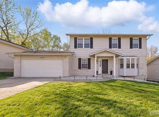 1205 Amberglen Dr, Saint Peters, MO 63376