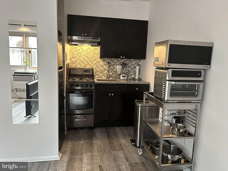 2101 Chestnut St #17-414 — Photo 13
