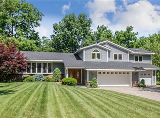 1704 Rio Valley Dr, Clive, IA 50325