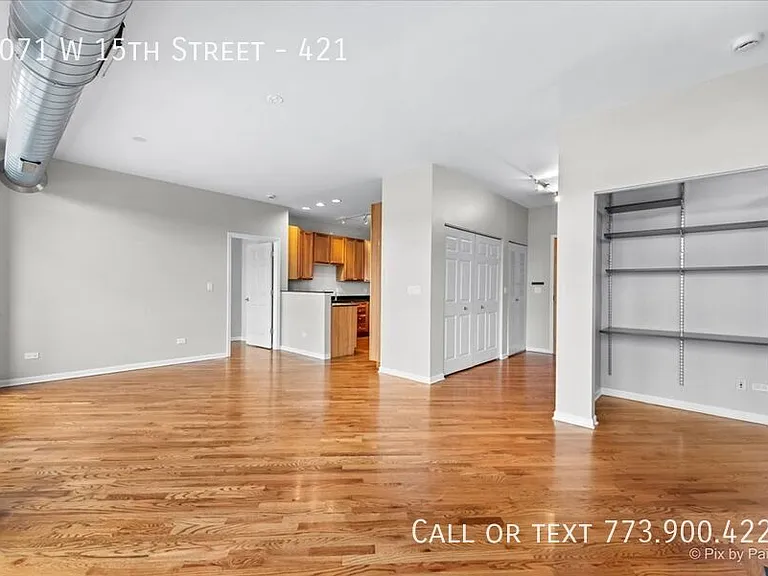 1071 W 15th St #421 — Photo 4