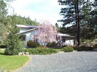 1990 Placer Rd, Wolf Creek, OR 97497