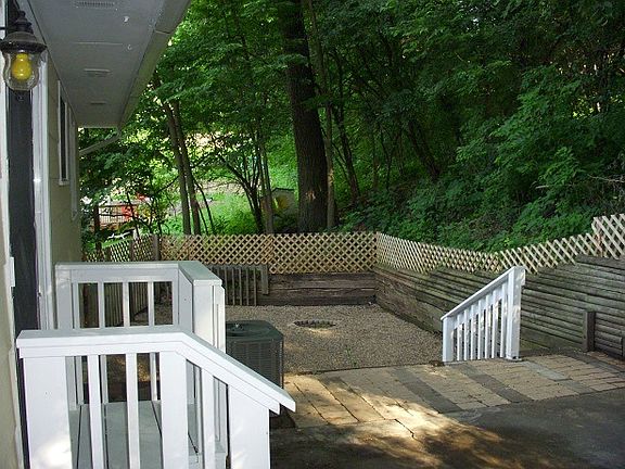 3rd image of 1449 Valley Dr
