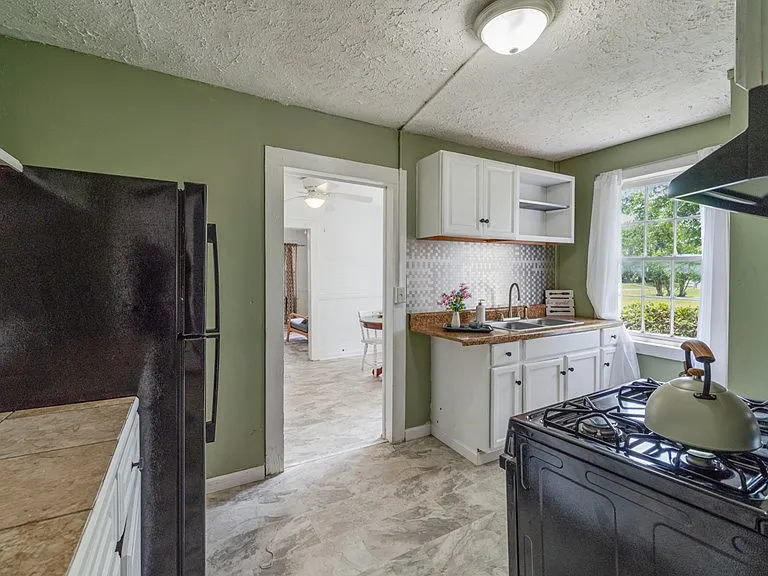 1528 Fletcher St — Photo 13