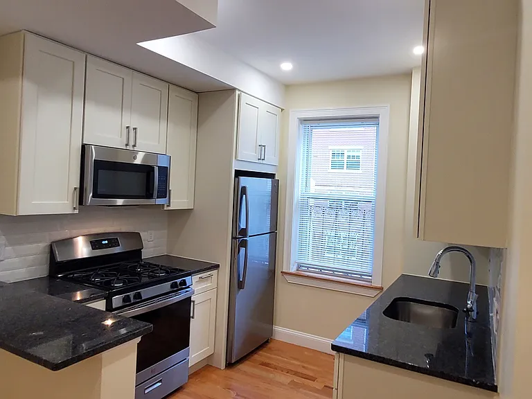 91 Kilmarnock St. — Photo 20