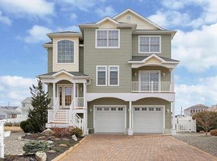953 Mallard Dr, Lanoka Harbor, NJ 08734