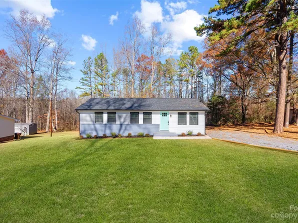 405 Dover Dr, Bessemer City, NC 28016