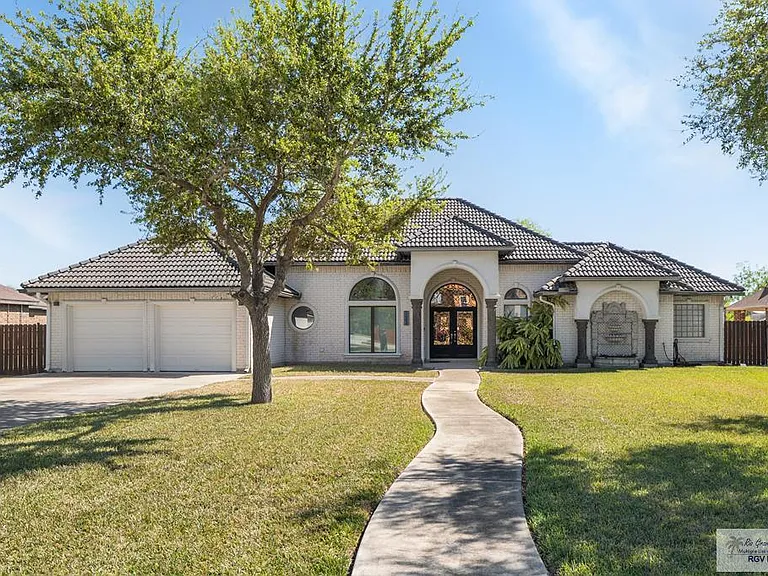 5684 Heron Cove Ln — Photo 1