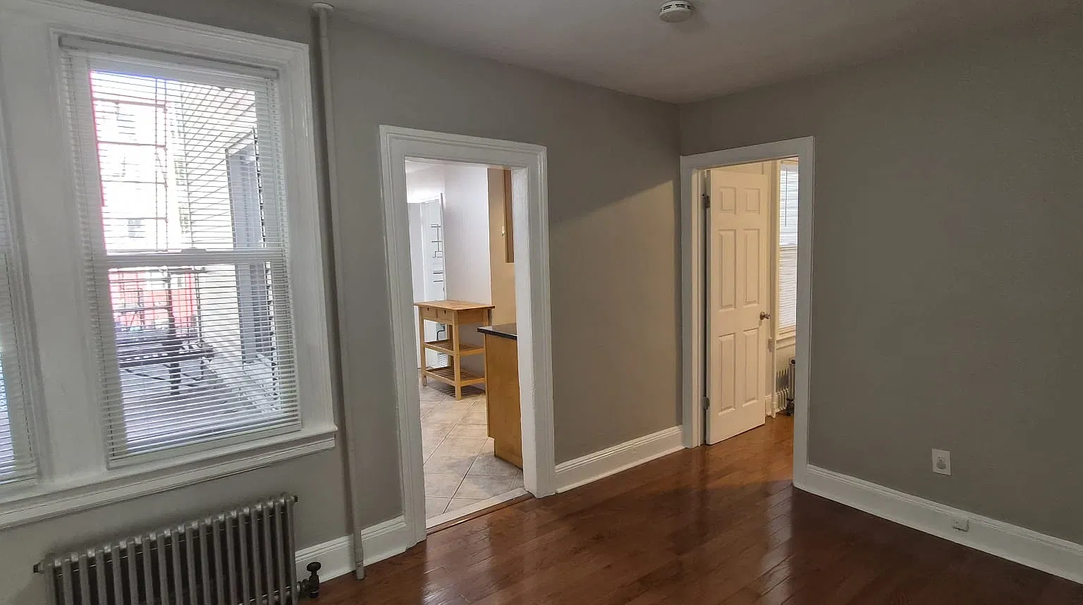 2 bed, 700 sqft, $3,200 — Photo 4