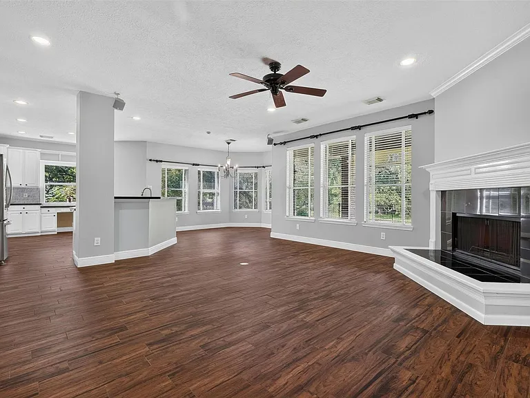 108 Oak Creek Ln — Photo 12