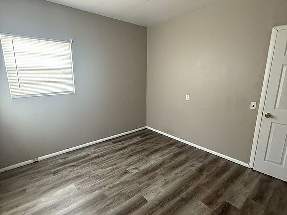 4th image of 1004 N Bradley St