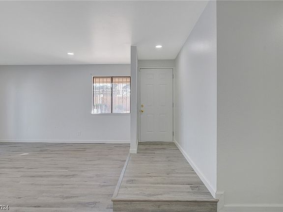2nd image of 2579 Paradise Village Way