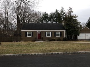 4 Country Club Rd, Livingston, NJ 07039